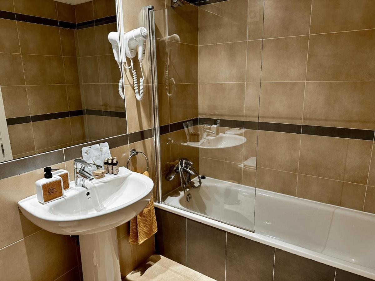 Esmeralda Suites 칼페 외부 사진